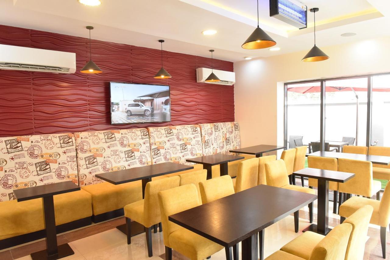 Urban Metro Inn ラゴス エクステリア 写真